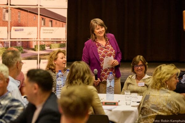 Dagvoorzitter Yvonne Lemmens, event Bouwstroom Oost Begint