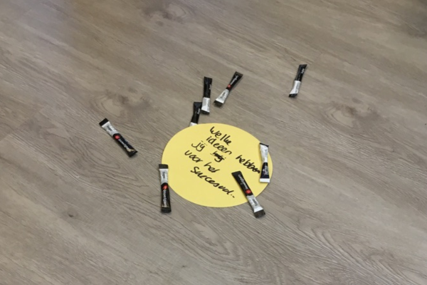 Werkvorm suikerzakjes opstelling Lemmens Faciliteert